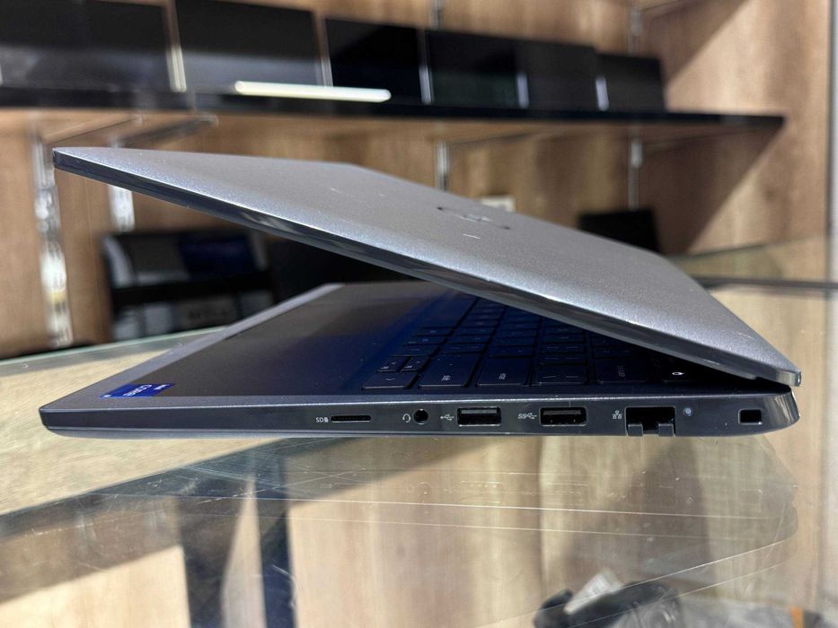 DELL Latitude 3420 Intel Core i7-1165G7 озу8гб 256ssd