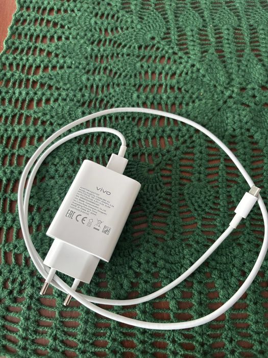 Продам смартфон Vivo V03