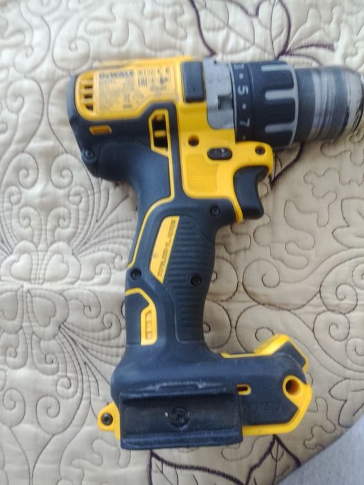 Corp Dewalt DCD 791  si incarcator DCB 113