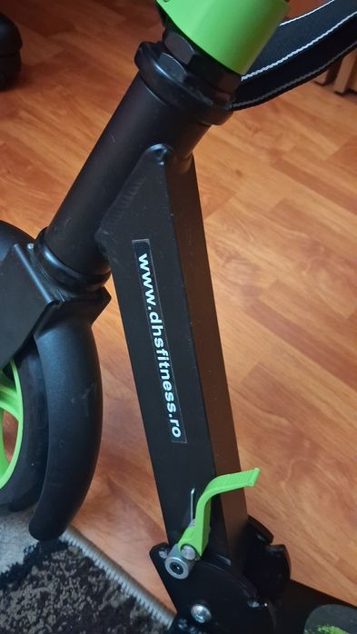 Vând trotineta copi