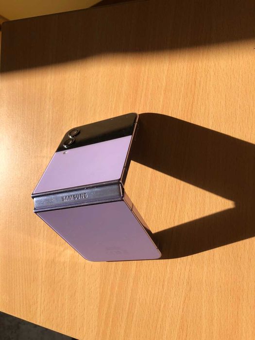 Samsung Galaxy Z flip4