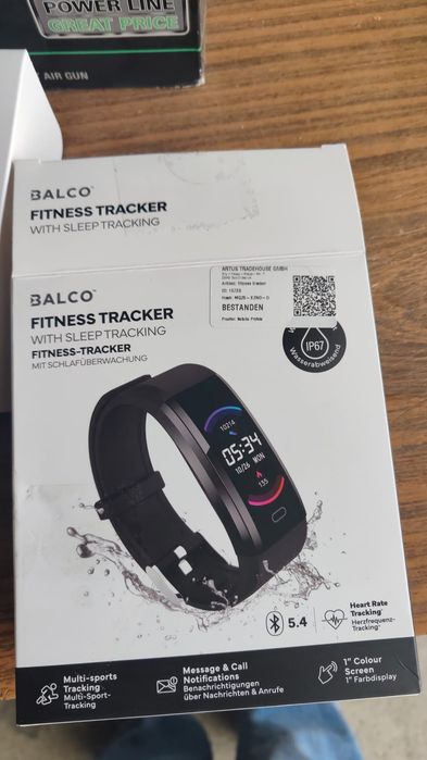 Smartwatch fitness tracker