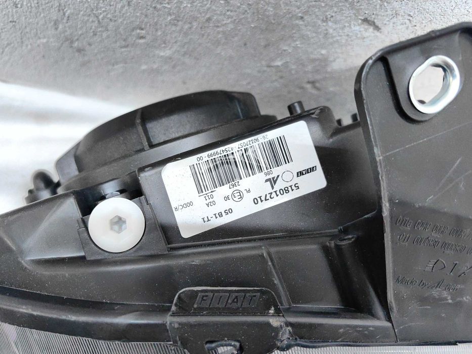 Оригинален НОВ фар Фиат Крома  Fiat Croma Xenon