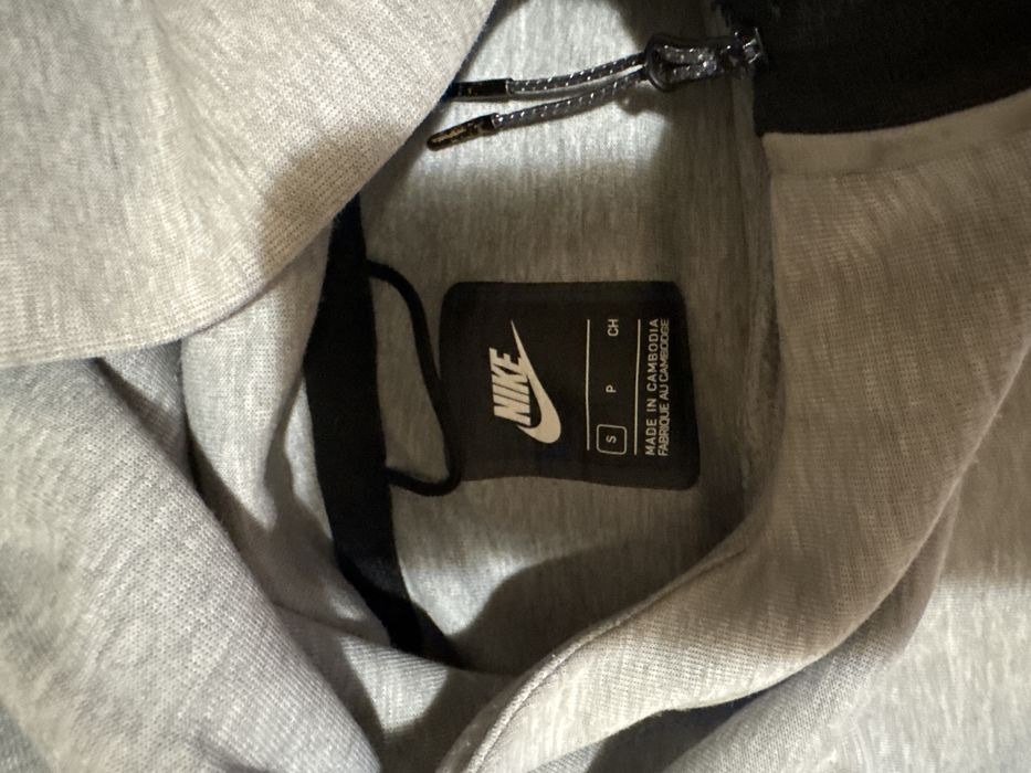 Nike reflective hoodie
