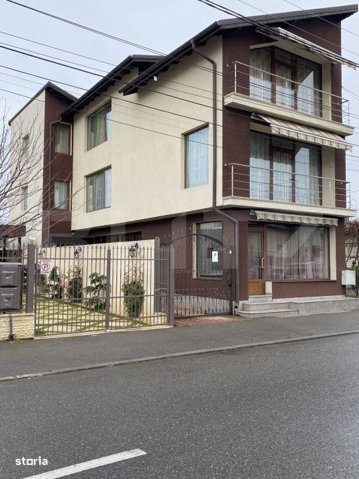 Casa de vanzare, 295 mp, zona Central