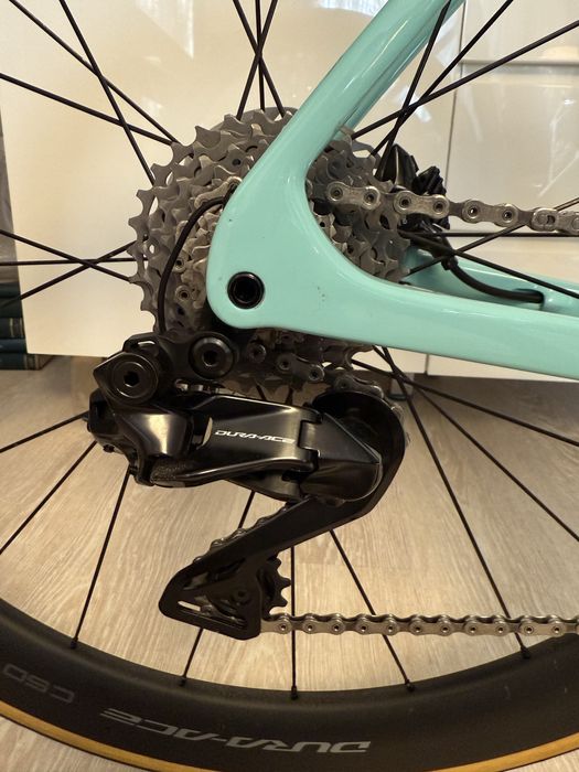 Cursiera Bianchi Specialissima di2 2025 Dura Ace 12V