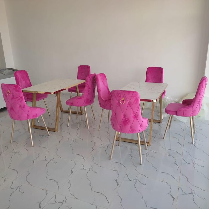 Акция стол и стулья