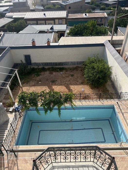 Уй сотилади Уч кахрамон Парвозда