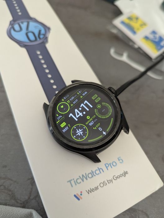 Продаю смарт часы Ticwatch Pro 5