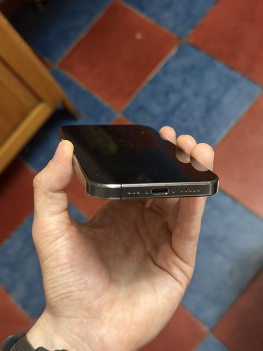 Продаю Iphone 15 pro 128gd