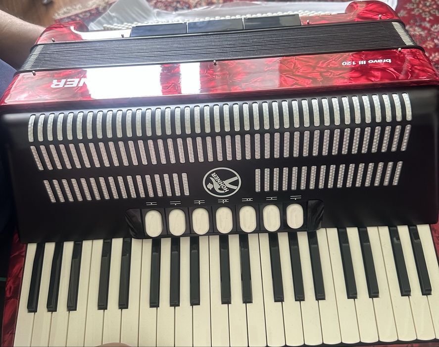 Аккордеон Hohner BRAVO-новый