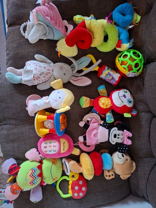 Лот бебешли дрънкалки,играчки за количка