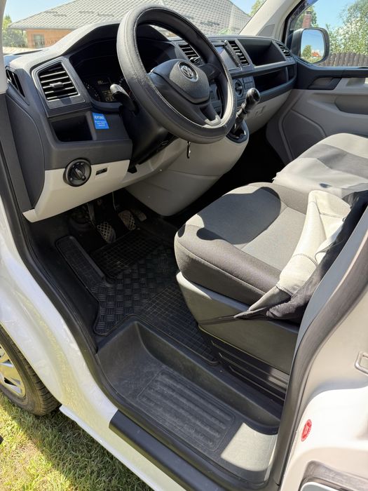 Volkswagen Transporter T6 / 118000 km REALI