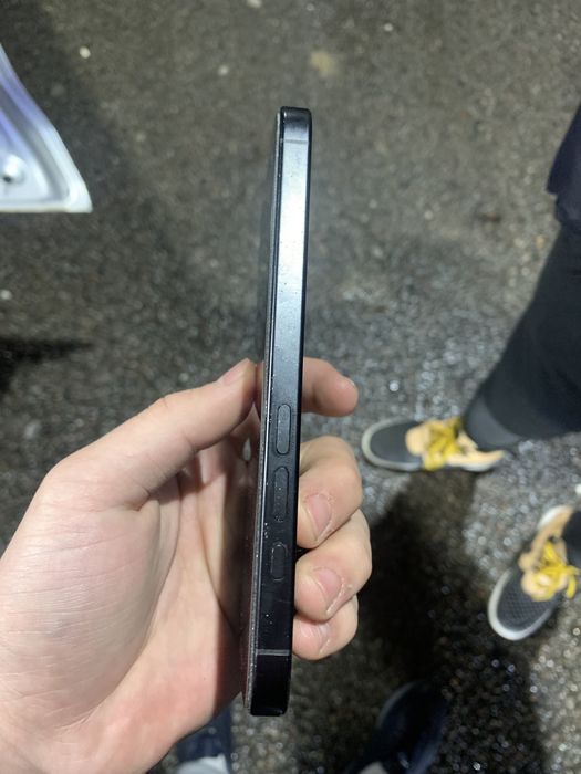 iPhone 16 pro с гарантией