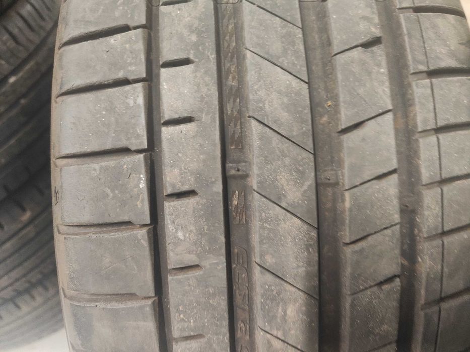 2бр.летни гуми 235/40/19 Kumho