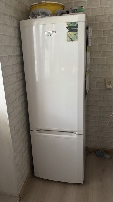 Холодильник бекоо