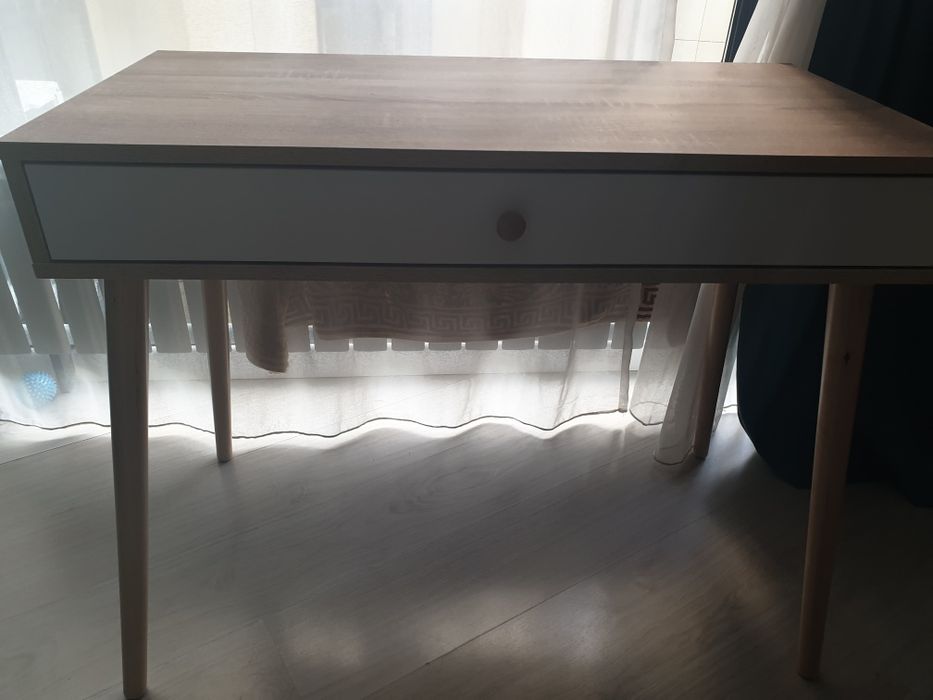 Продам стол новый