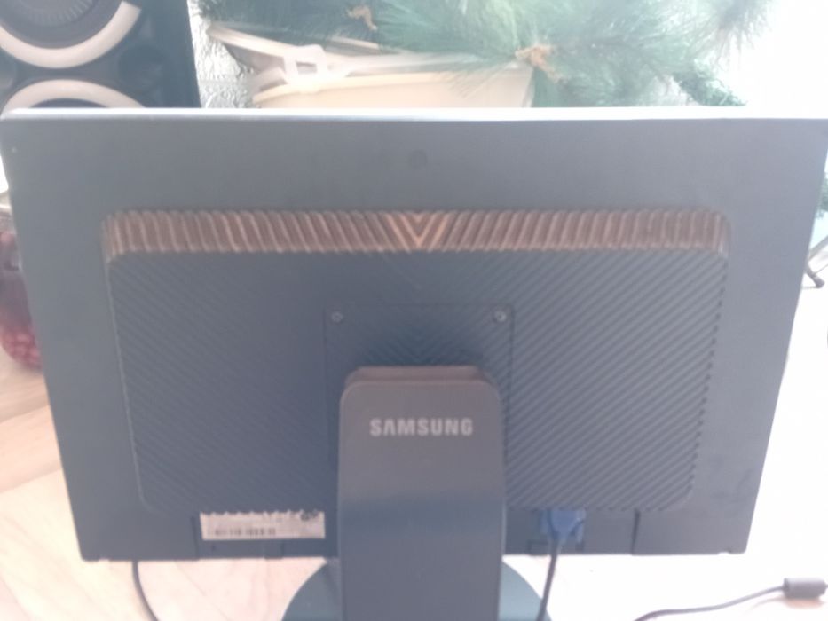 Продаётся Монитор SyncMaster 225 Bw