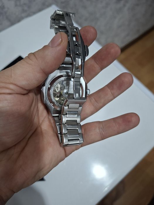 Часы механические новые