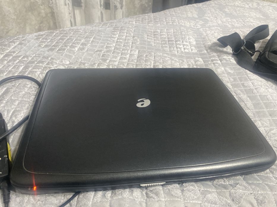 Продам ноутбук в рабочем состояний