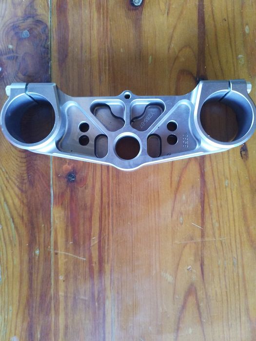 Части за yamaha yz 85 ( бутало, накладки, трипътник и степенки  )