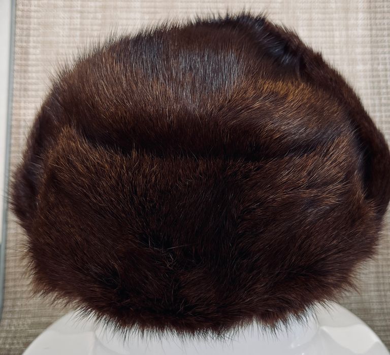 Шапка ушанка от качествена козина - автентична класика