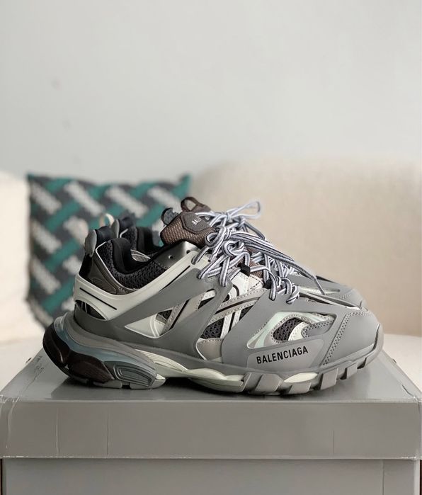 Balenciaga track