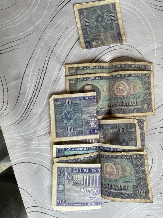 Vand 10 bacnote de 100 de lei din 1966, unle in stare impecabila ,