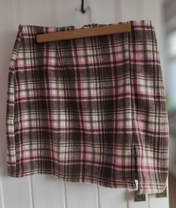 Пола,  ежедневна