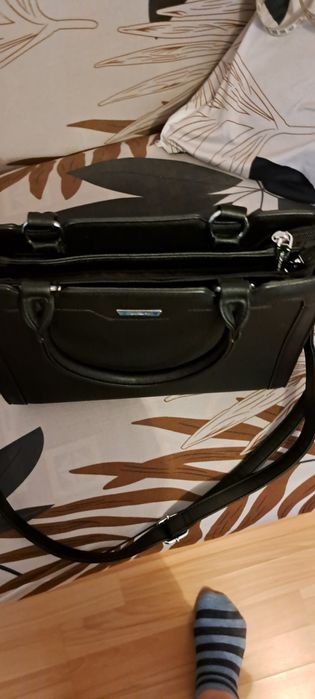 Geantă damă nefolosita ,cu 3 compartimente