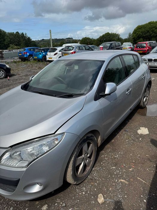 Dezmembrari Renault Megane 3 1.5 dci K9K832 an 2010