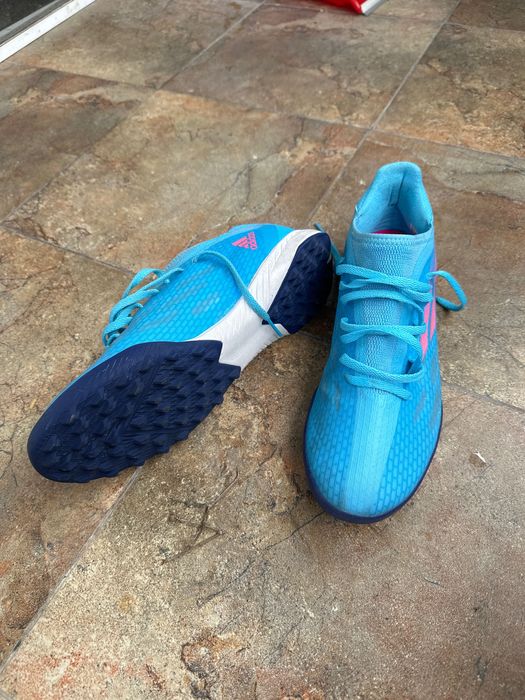 Футболни обувки Адидас размер 44 2/3