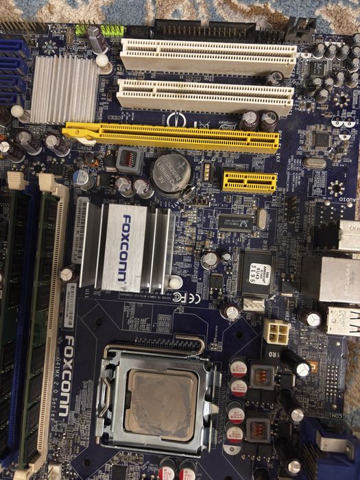 мат плата (нерабочая)+озу+процессор