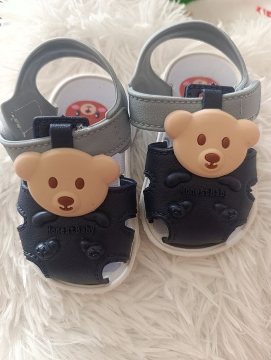 Бебешки сандали за момче