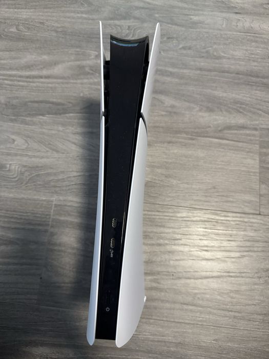 Playstation 5 Slim, Digital Edition, 1TB SSD + 2 контролера