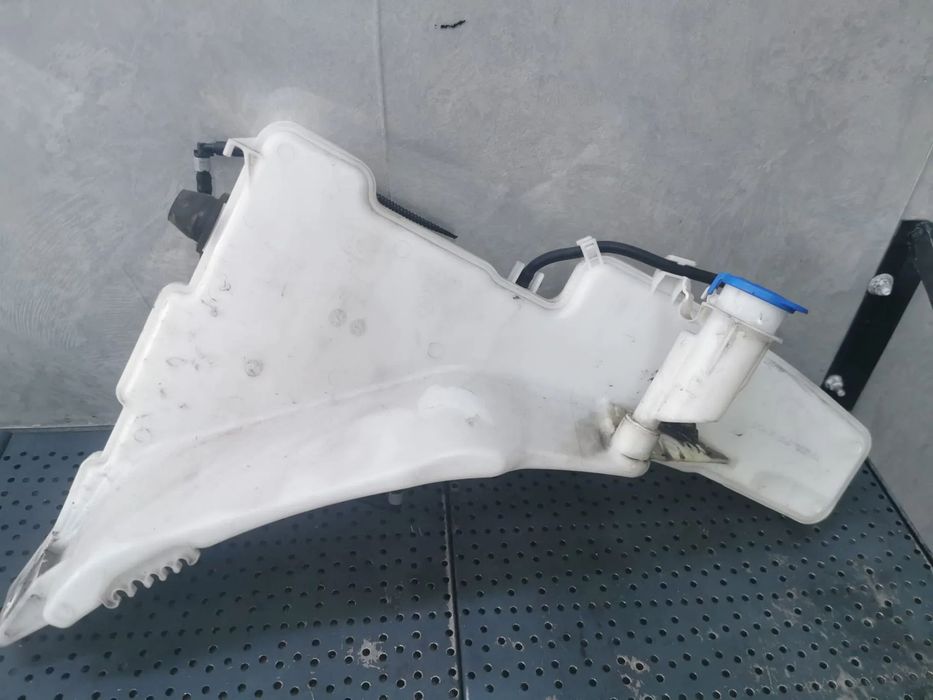 Vas lichid parbriz cu pompita land rover range rover evoque l551 k8d217b613b k8d217b613a