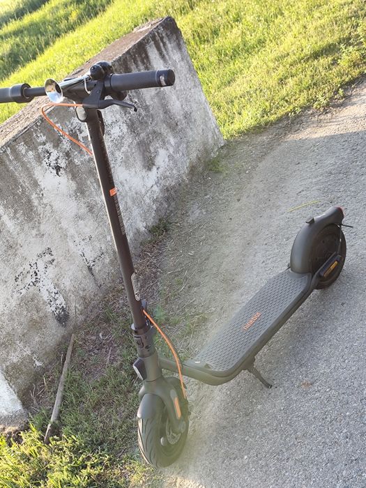 Vând trotineta ninebot F2 PLUS,garanție valabila