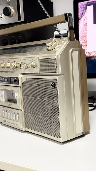 SABA Transeuropa RCR 426 Vintage Boombox Hi-Fi – Radio FM/AM/SW, Casetofon Auto, Metal/CrO2, APFS, 3 Programări-derulare pe melodie , VU LED!