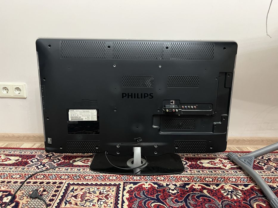 Продам телевизор Philips 37PFL7605H/12