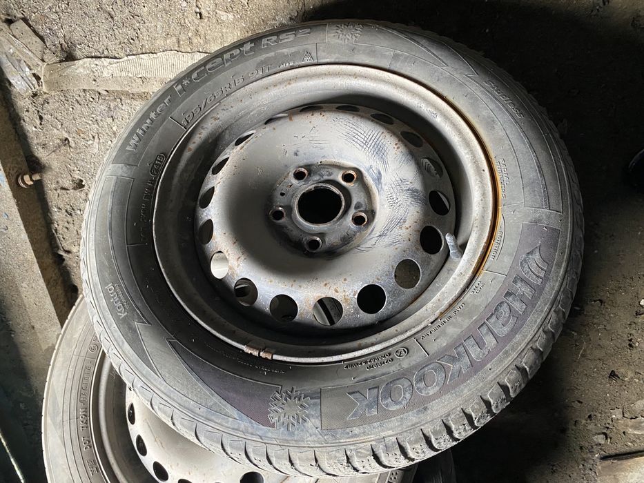Продам шины с дисками R15 стояло на Шкоде актавия