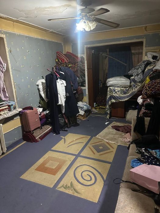 Продам чиланзар 23.  Одна переделанная на двух