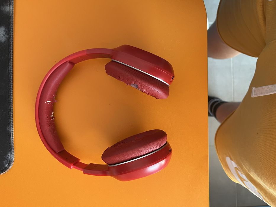 Продавам мишка клавиатура слушалки и малспад