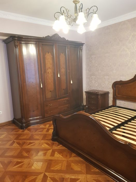 Продам Итальянский гарнитур