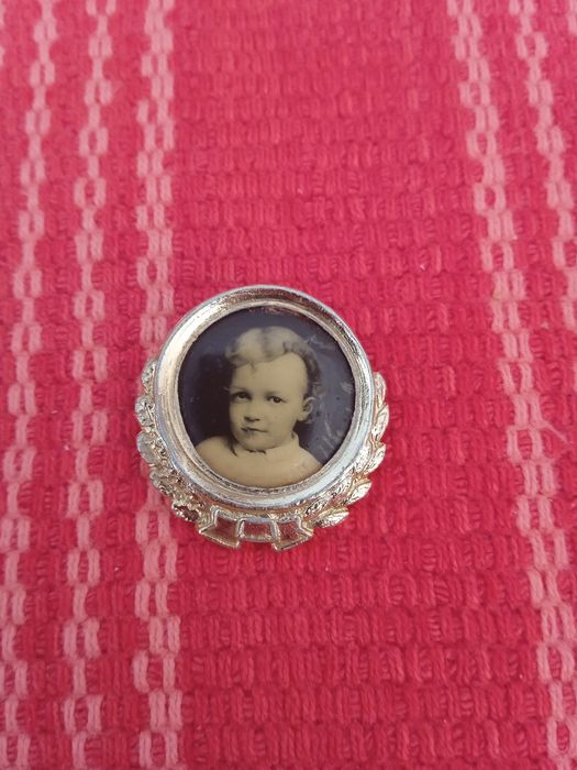 Продам значки для коллекций