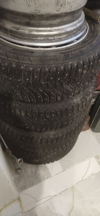 Продам шины шипование с дисками