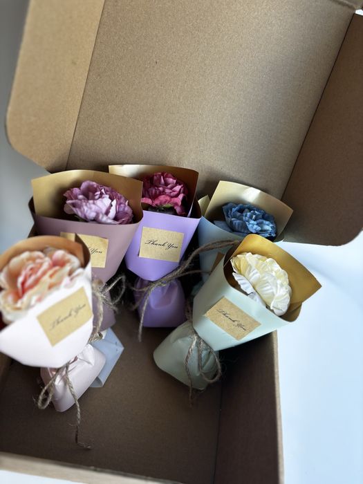 Изкуствени букетчета със сапунени розии аранжировка