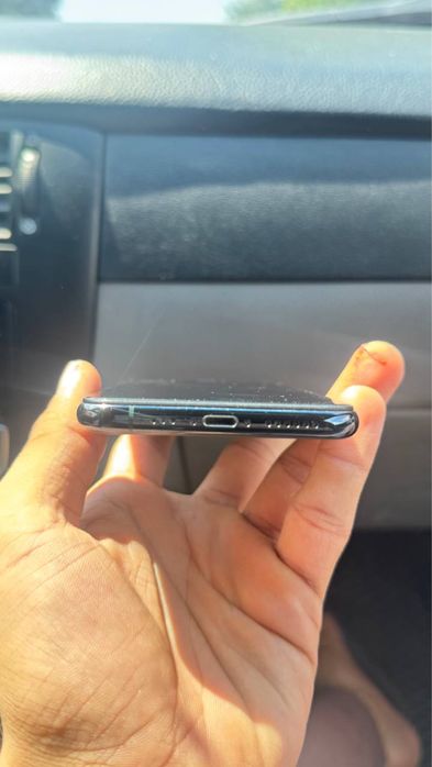 Iphone 11 pro green 64 gb sotiladi sr