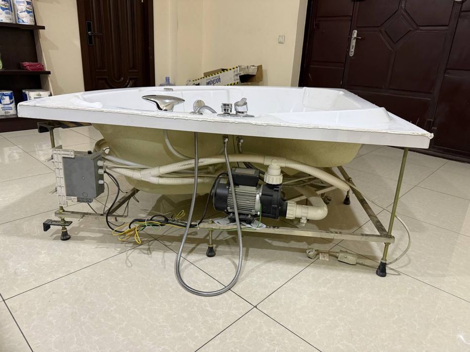 Джакузи сотилади.