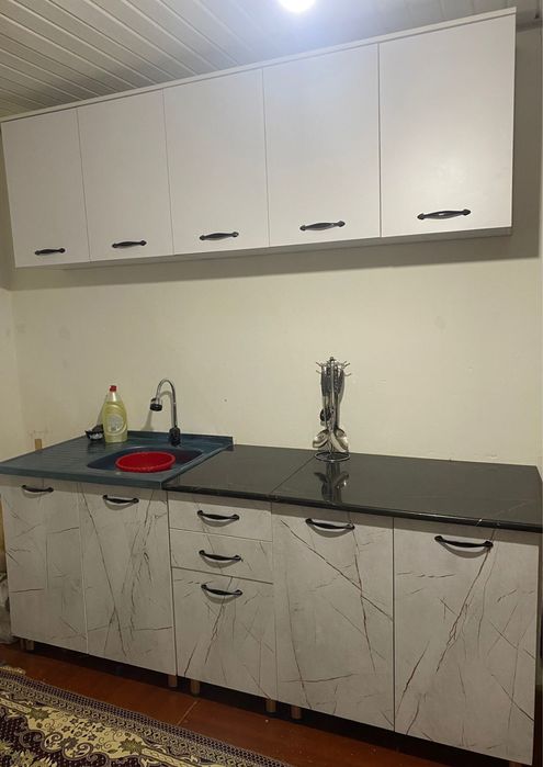 Кухонный гарнитур сатылады.