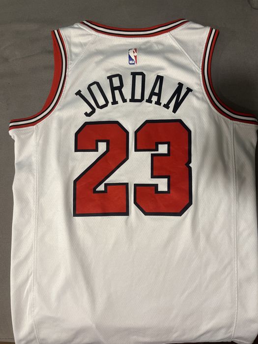 Потник на Michael Jordan.